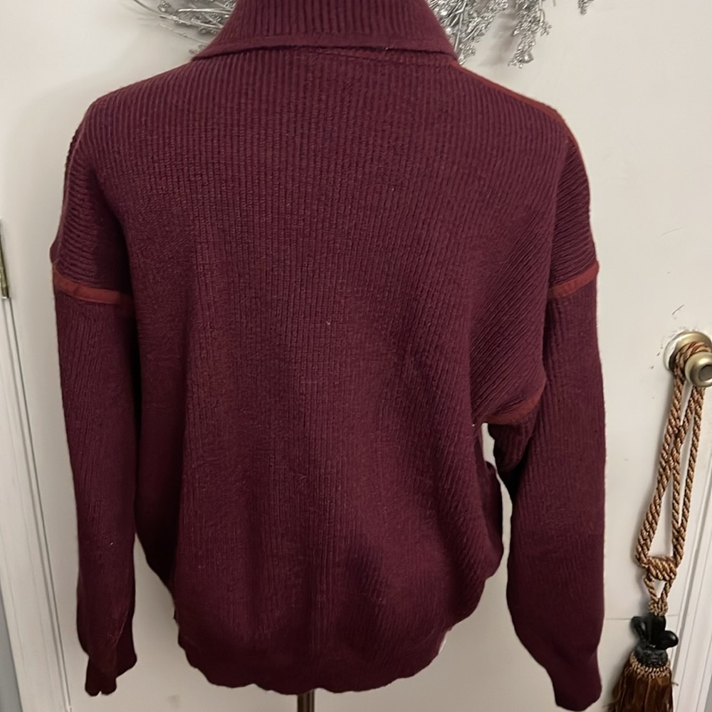 Sweater - Picture 4 of 5
